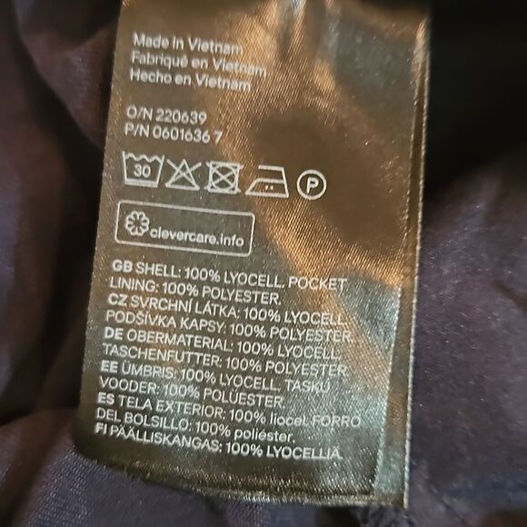 H&M Black paperbag shorts size 2 - Picture 4 of 8